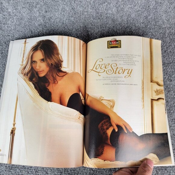 Maxim Magazine May 2009 #137 Jennifer Love Hewitt Cover - Picture 4 of 5